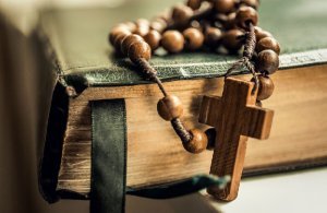 12 Differences Between Catholics and Christians | Catholica